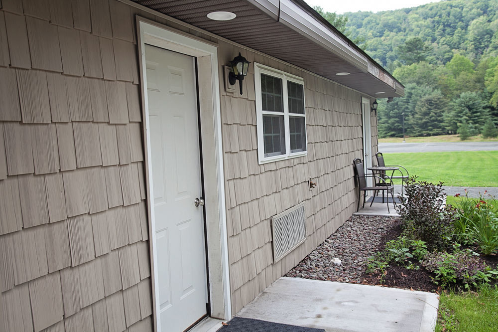 Blue Hill Lodge Claryville Exterior photo